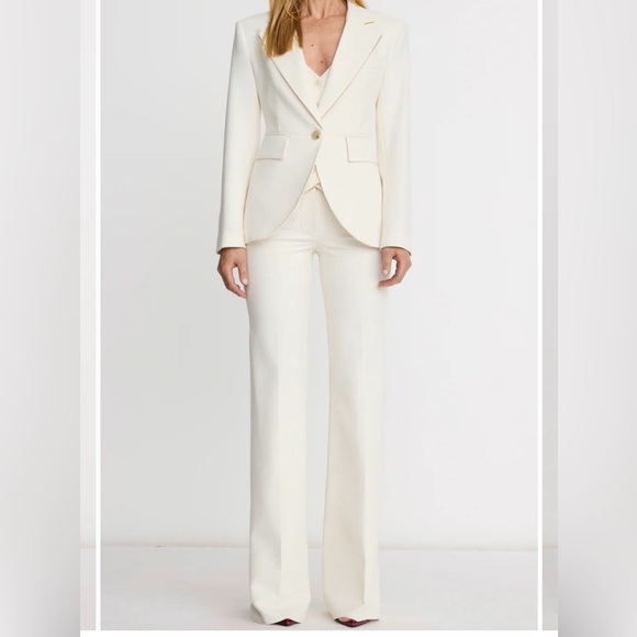 Smythe Women's Ivory Suit- like new - Picture 15 of 15